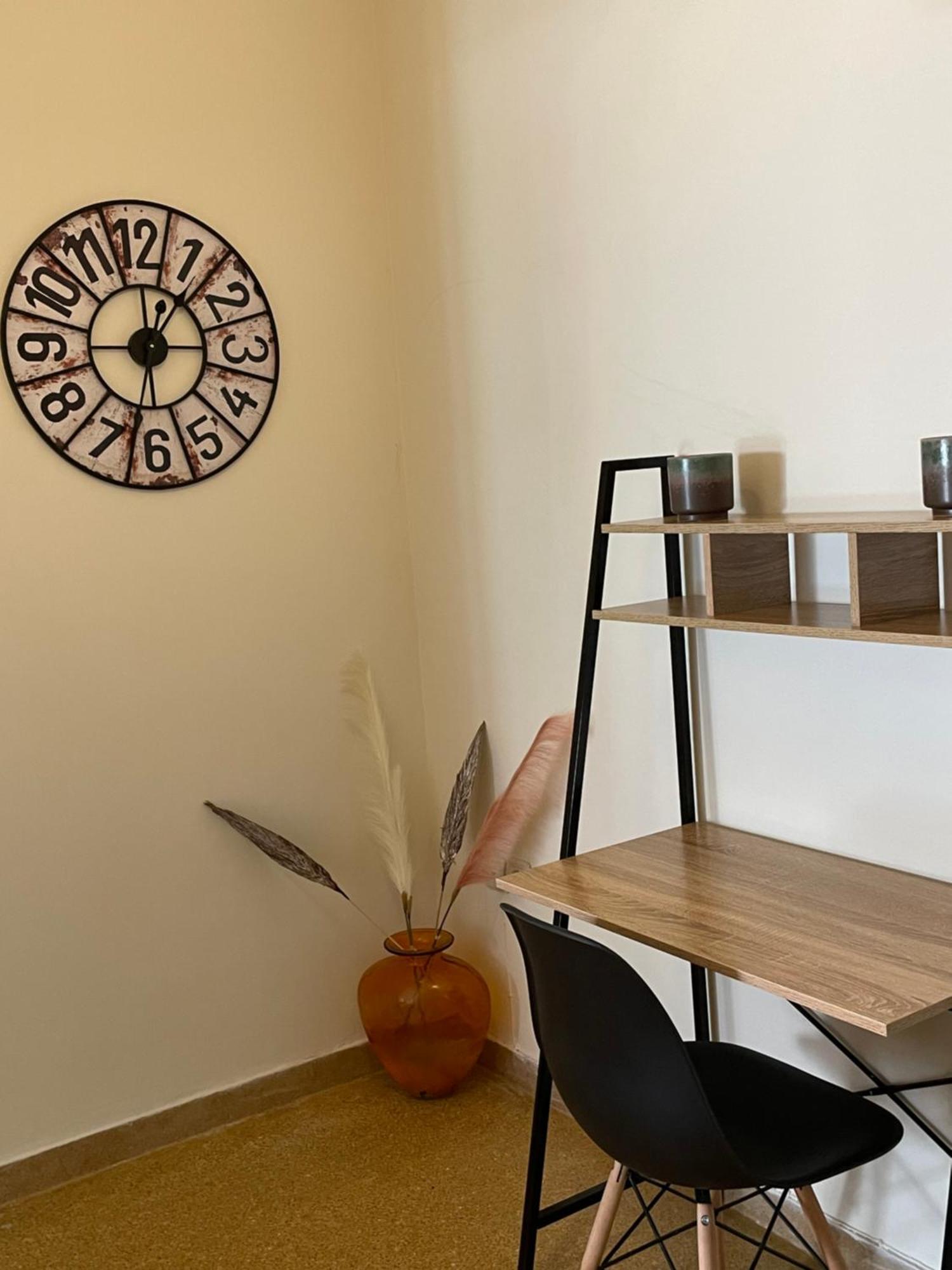 Spacious Apartment Near Panormou Metro Atina Dış mekan fotoğraf